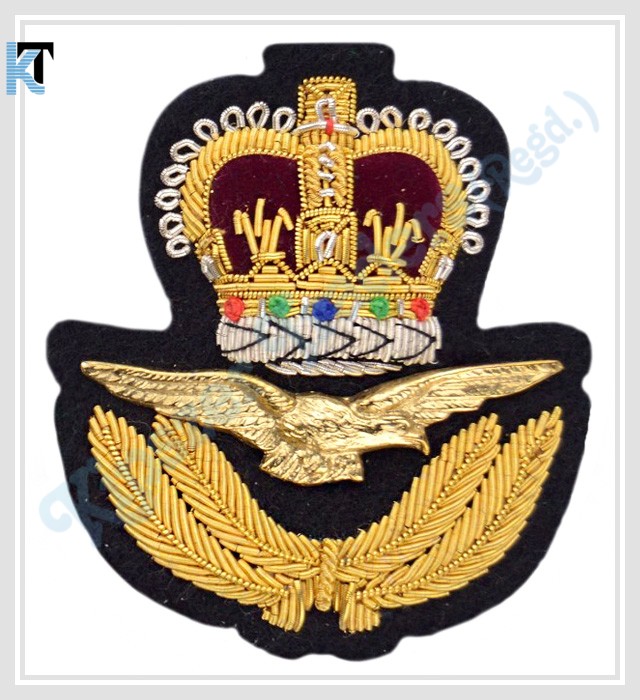 RAF-WW2-Officers-SD-Cap-Badge.jpg